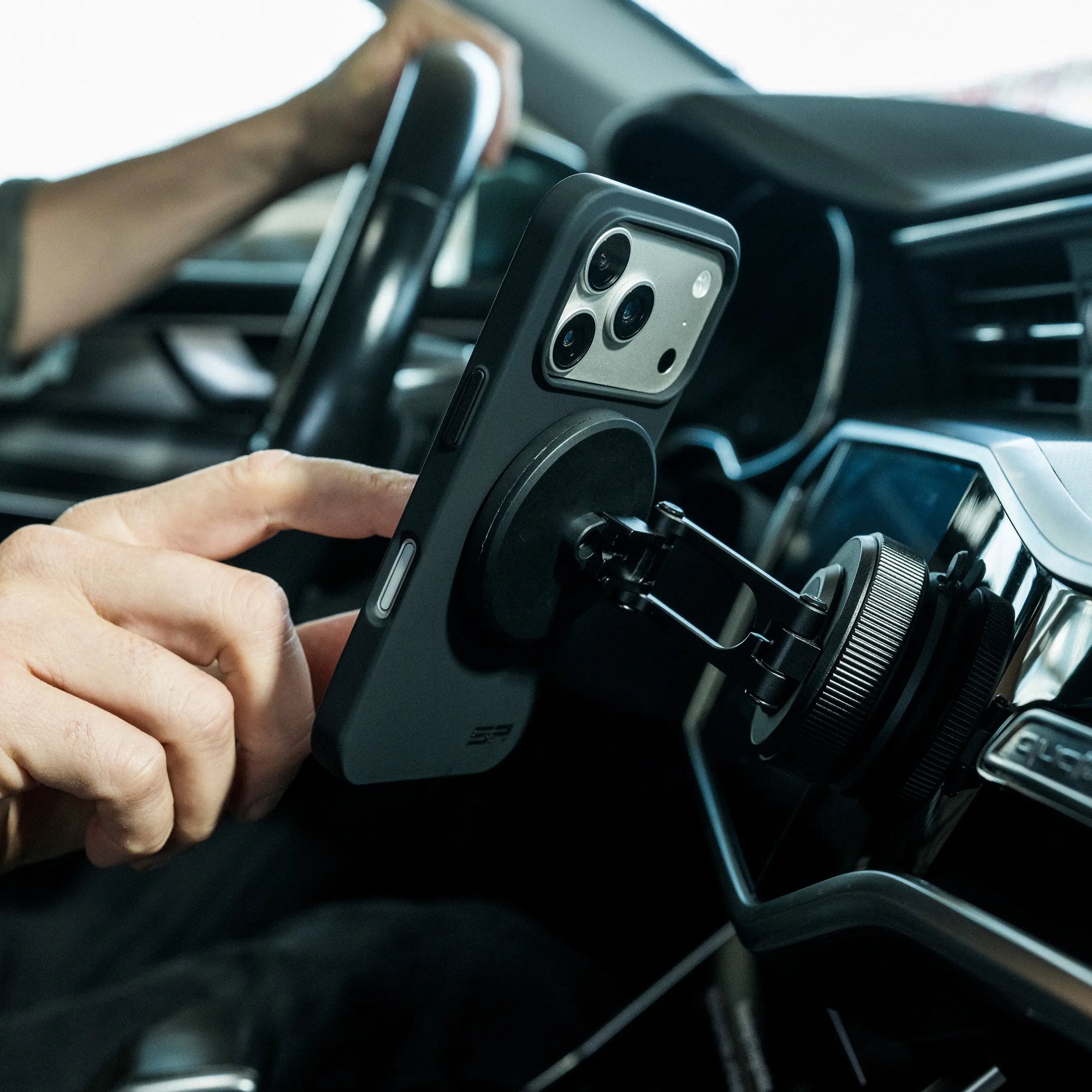 Ein Mount für Auto, Schreibtisch und Reisen